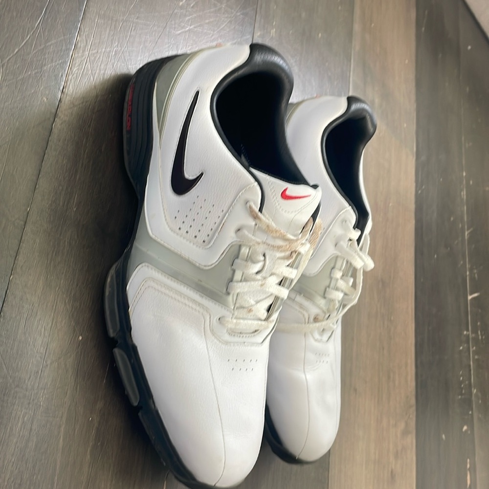 Men’s size 12 Nike Golf
